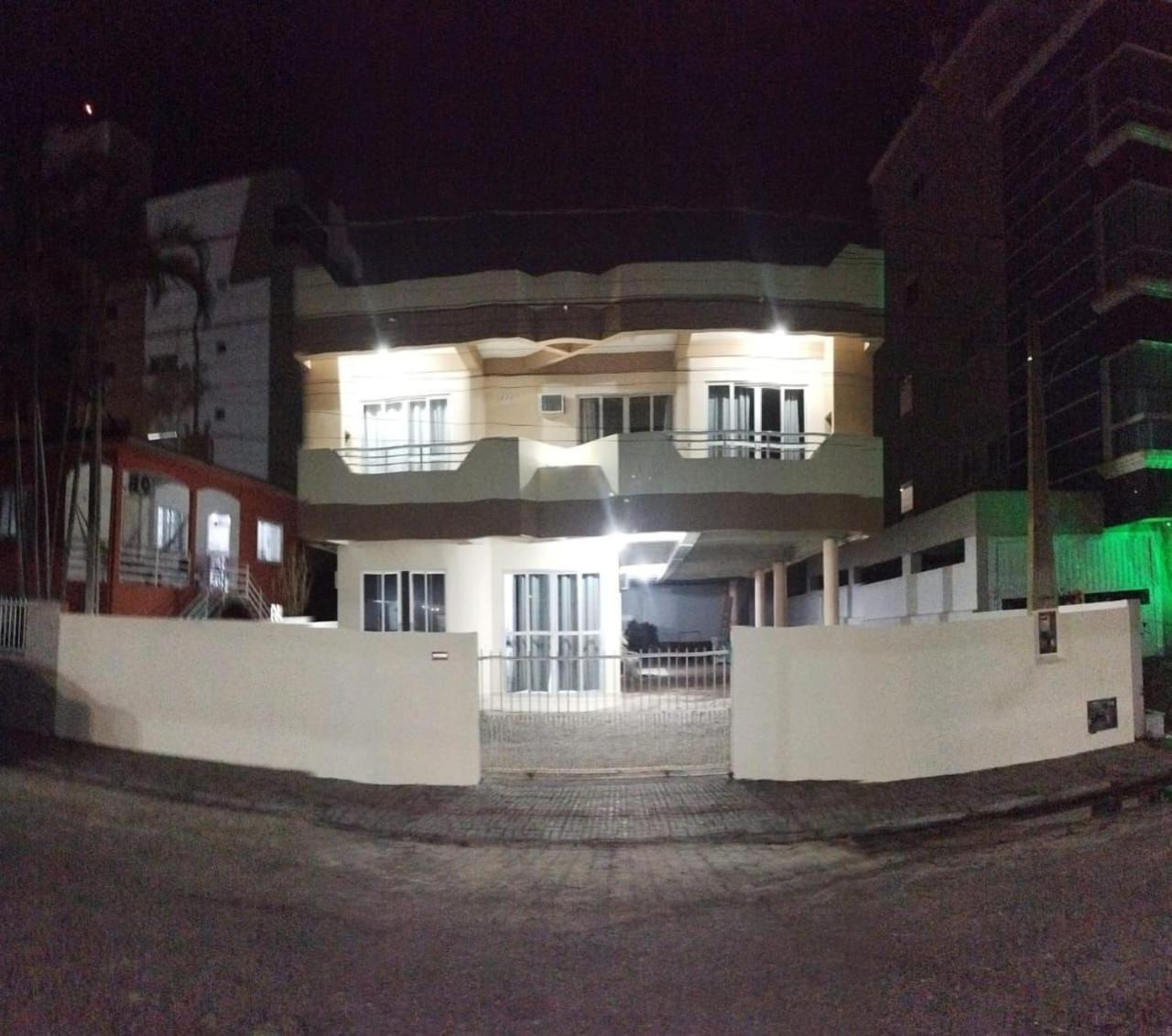 Residencial Nereu Apartment Bombinhas Exterior photo